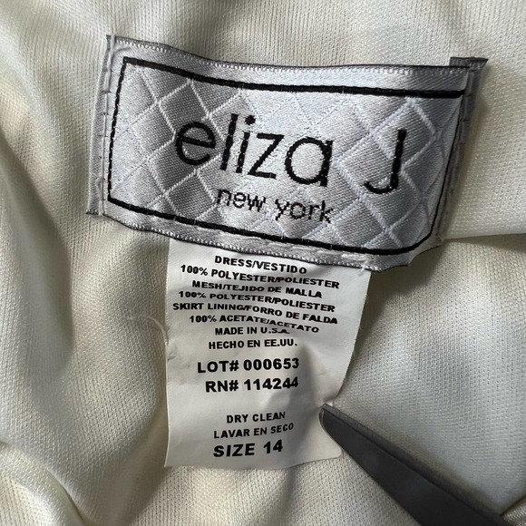 Eliza J. White and black floral, netted overlay dress semi- formal- size 14 - Picture 6 of 10